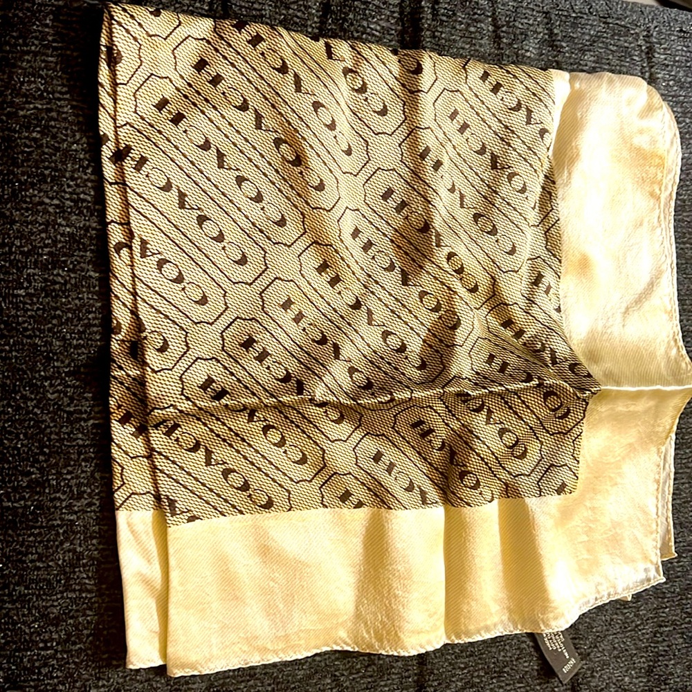 Coach scarf
